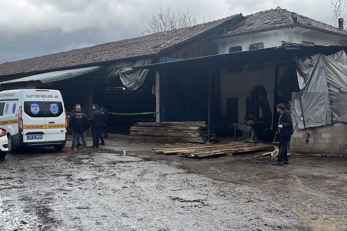 Kütahya'da tomruk biçme makinesine düşen işçi hayatını kaybetti